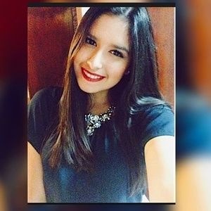 Meet your Posher, Zaira